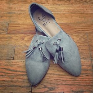Gray suede tassel loafer